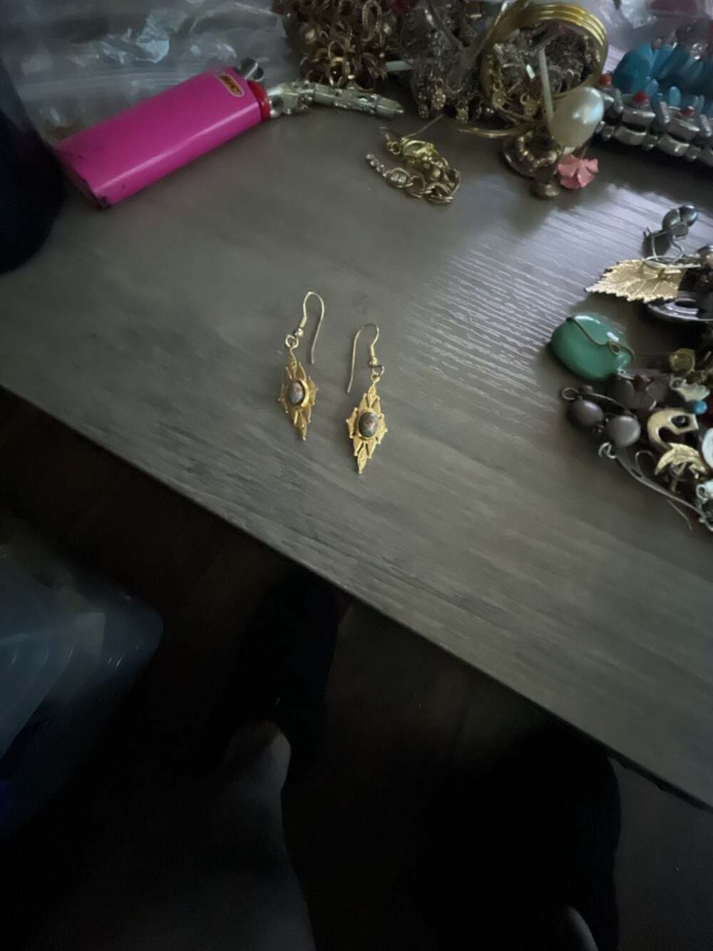 Vintage Gold Tone Filigree Stone Dangle Earrings